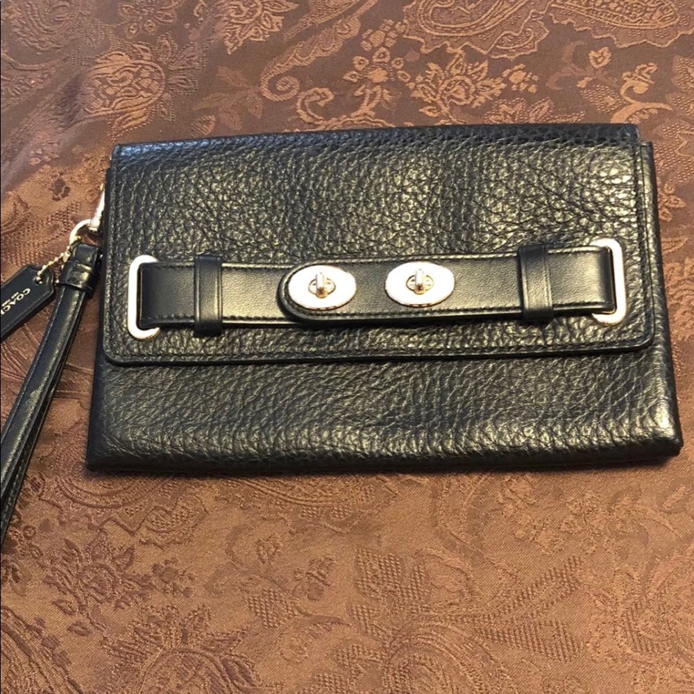 Coach Swagger large wristlet